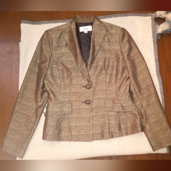 "LE SUIT" SKIRT SUIT - Picture 3 of 10